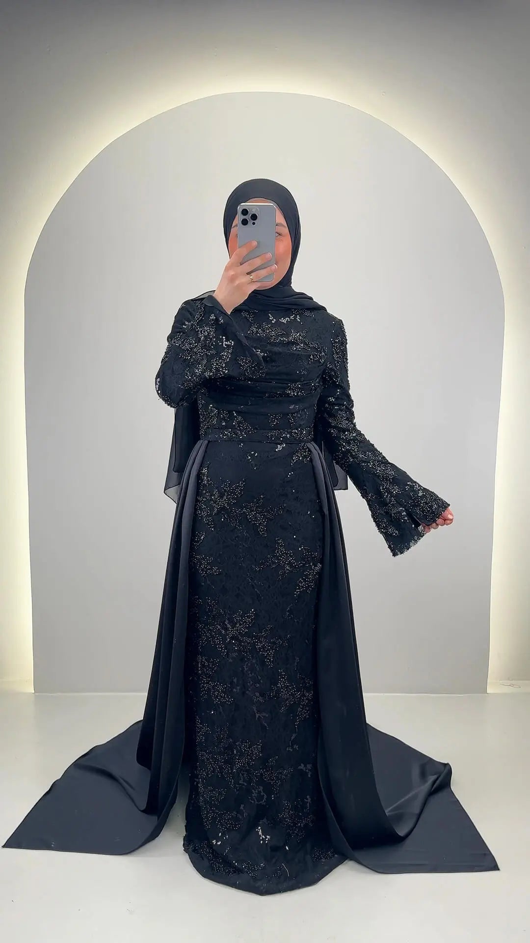 Azmia Abendkleid Schwarz mit Hijab