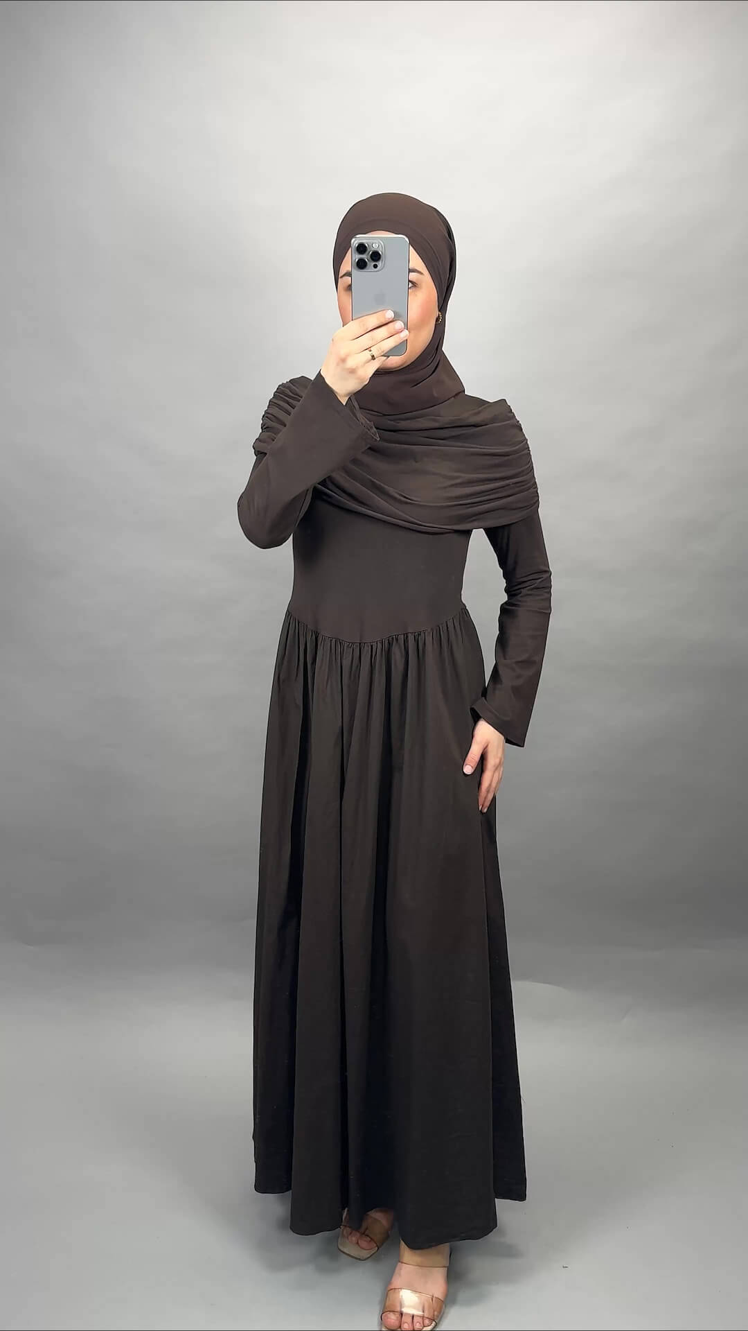 Yelena Kleid Braun